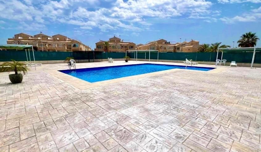 Piscina de Casa o xalet en venda en Torrevieja amb Terrassa, Moblat i Balcó