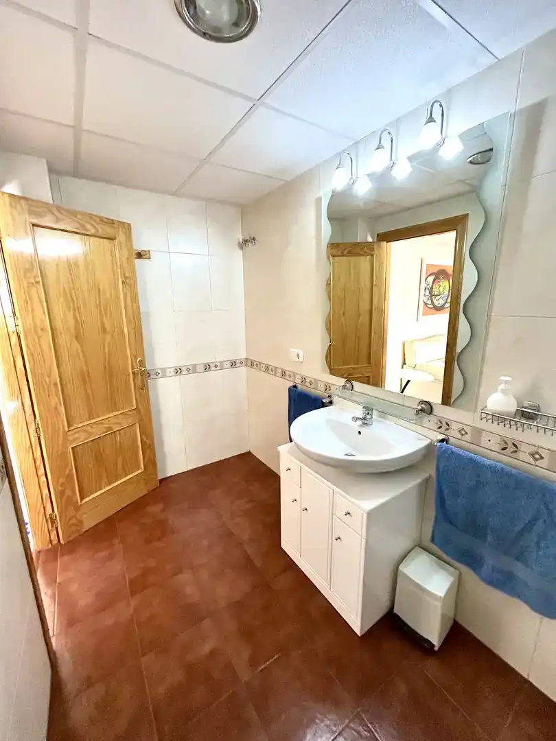 Bany de Planta baixa en venda en Águilas amb Aire condicionat, Piscina i Balcó
