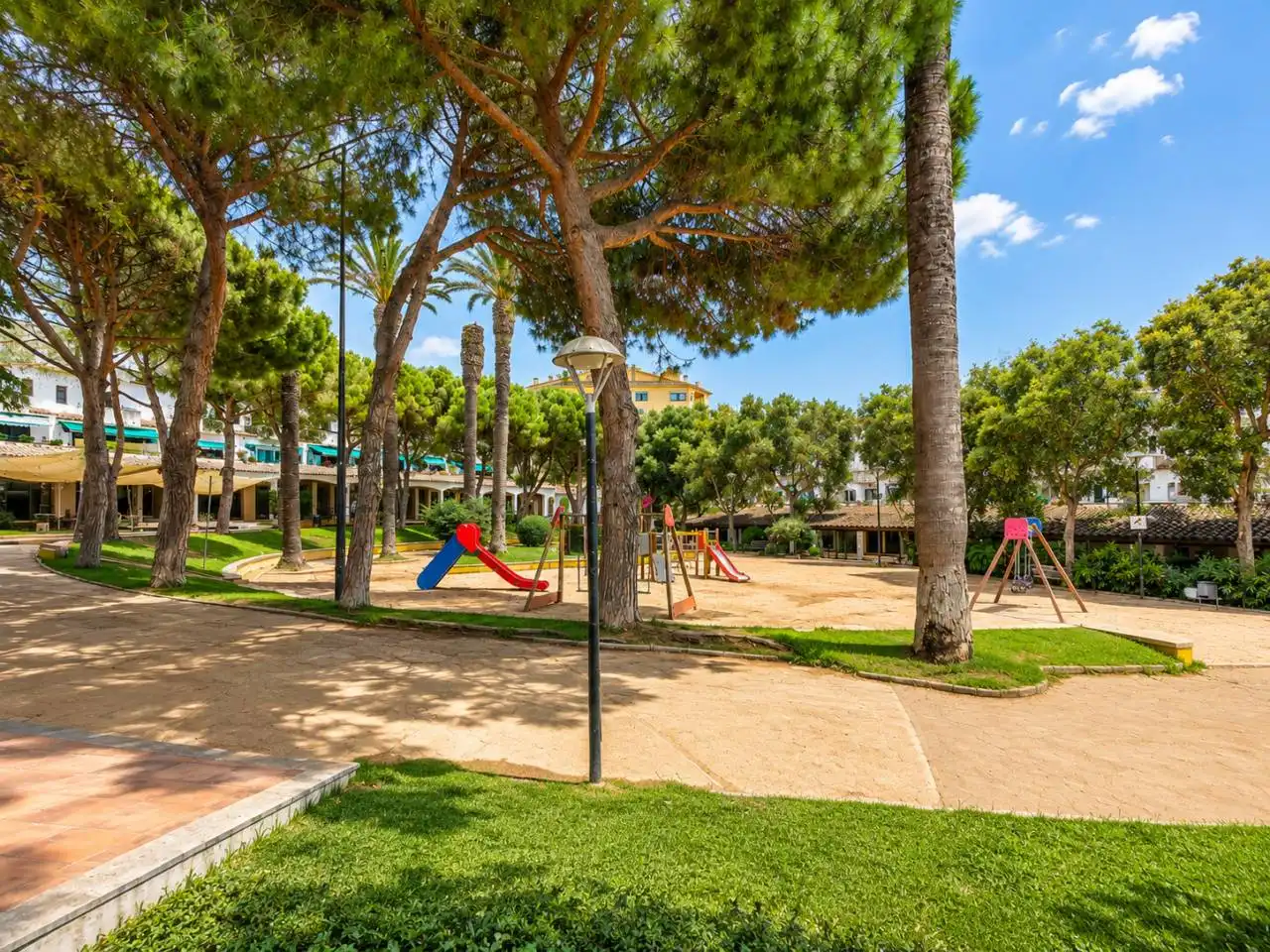Vista exterior de Local de alquiler en Palafrugell con Aire acondicionado