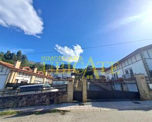 Vista exterior de Casa adosada en venda en Guriezo amb Terrassa i Balcó