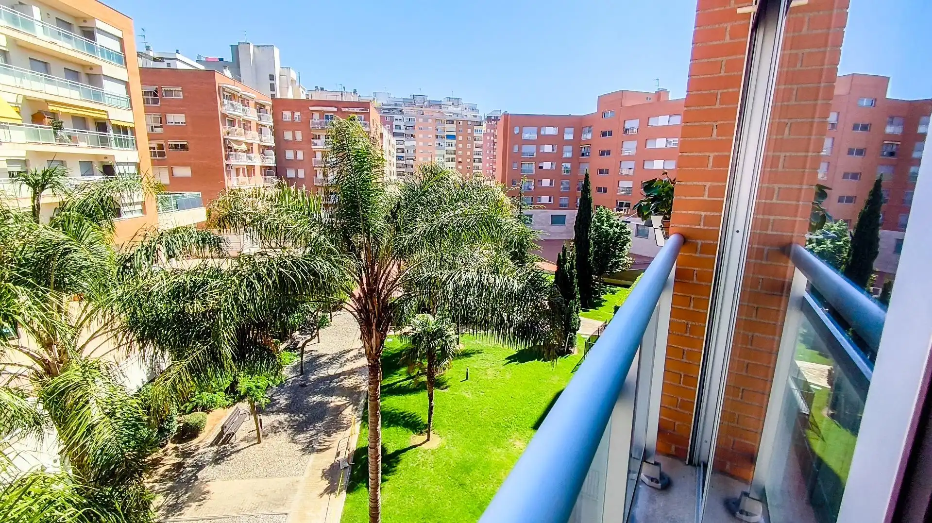 Terraza de Piso en venta en Reus con Jardín privado, Trastero y Piscina comunitaria