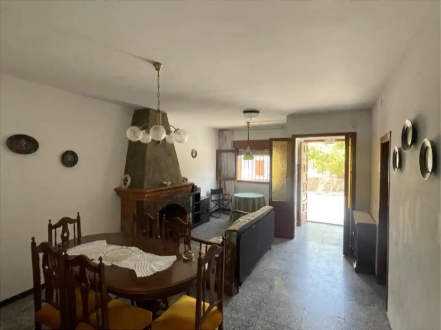 Sala d'estar de Casa adosada en venda en Fondón amb Traster i Moblat