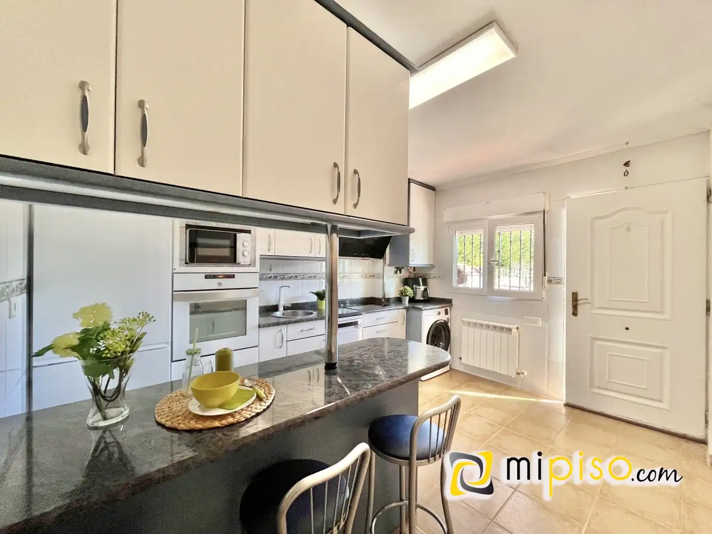 Cocina de Casa adosada en venta en Ruesga con Calefacción, Terraza y Amueblado