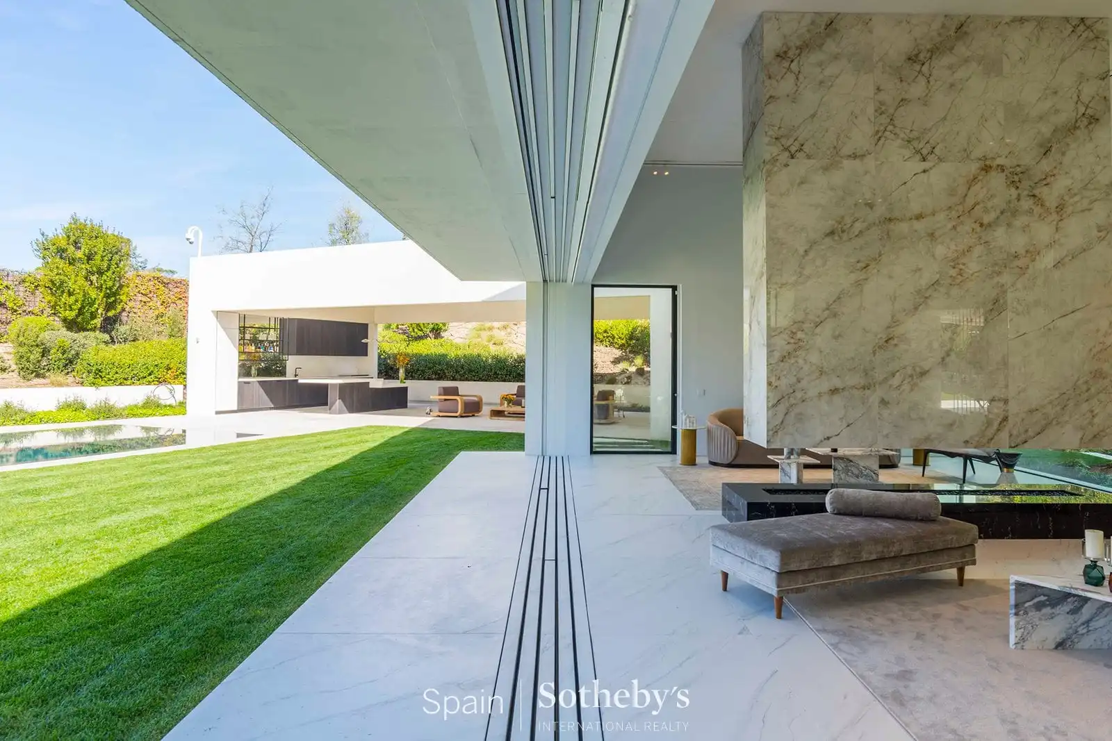 Terrace of Houses for sale in Pozuelo de Alarcón  with Air Conditioner, Private garden and Terrace