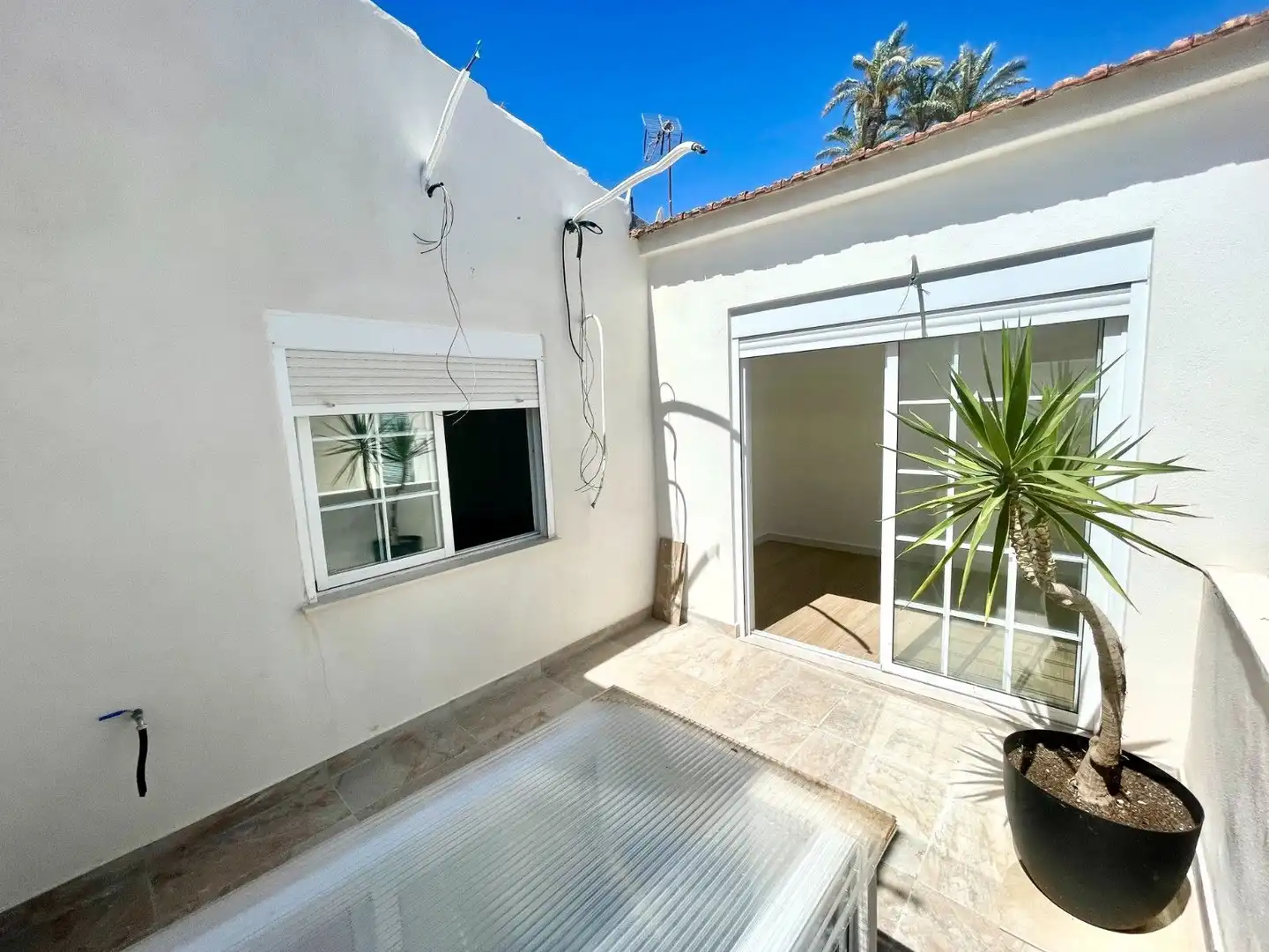 Vista exterior de Casa adosada en venda en Alicante / Alacant