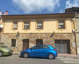 Vista exterior de Casa adosada en venda en Langreo amb Terrassa