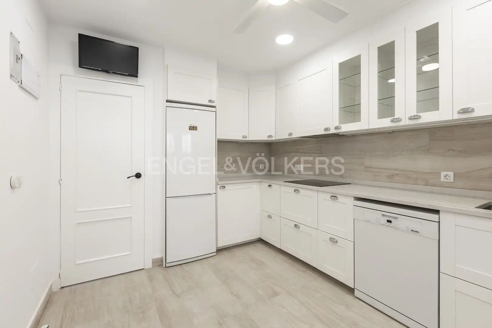 Kitchen of Houses for sale in Pozuelo de Alarcón  with Air Conditioner, Heating and Swimming Pool
