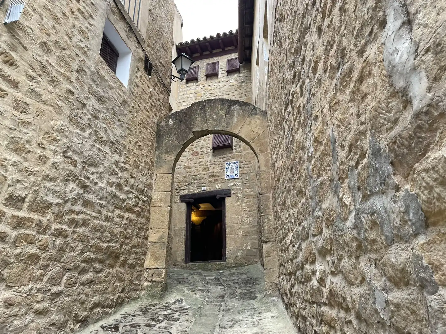 Casa adosada en venta en Uncastillo con Terraza, Trastero y Amueblado