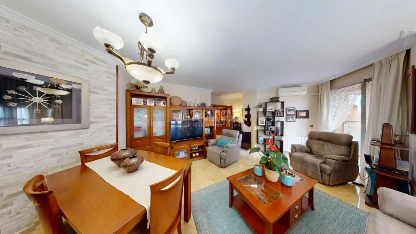 Living room of Flat for sale in Valencia  with Air Conditioner, Heating and Balcony