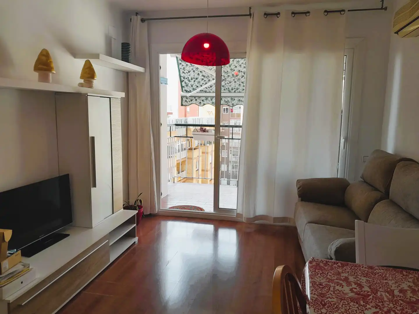 Piso con terraza en alquiler en Carrer de Lepant, imagen 6