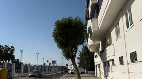 Foto 3 de Apartament en venda a Cl Pmer Te Alc Rafael Zamora, Gelves, Sevilla