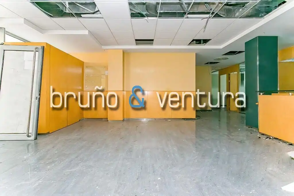 Local comercial en venda a Centre Vila, imagen 9