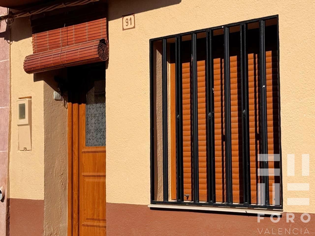Vista exterior de Casa o xalet en venda en Vilanova d'Alcolea amb Terrassa i Piscina