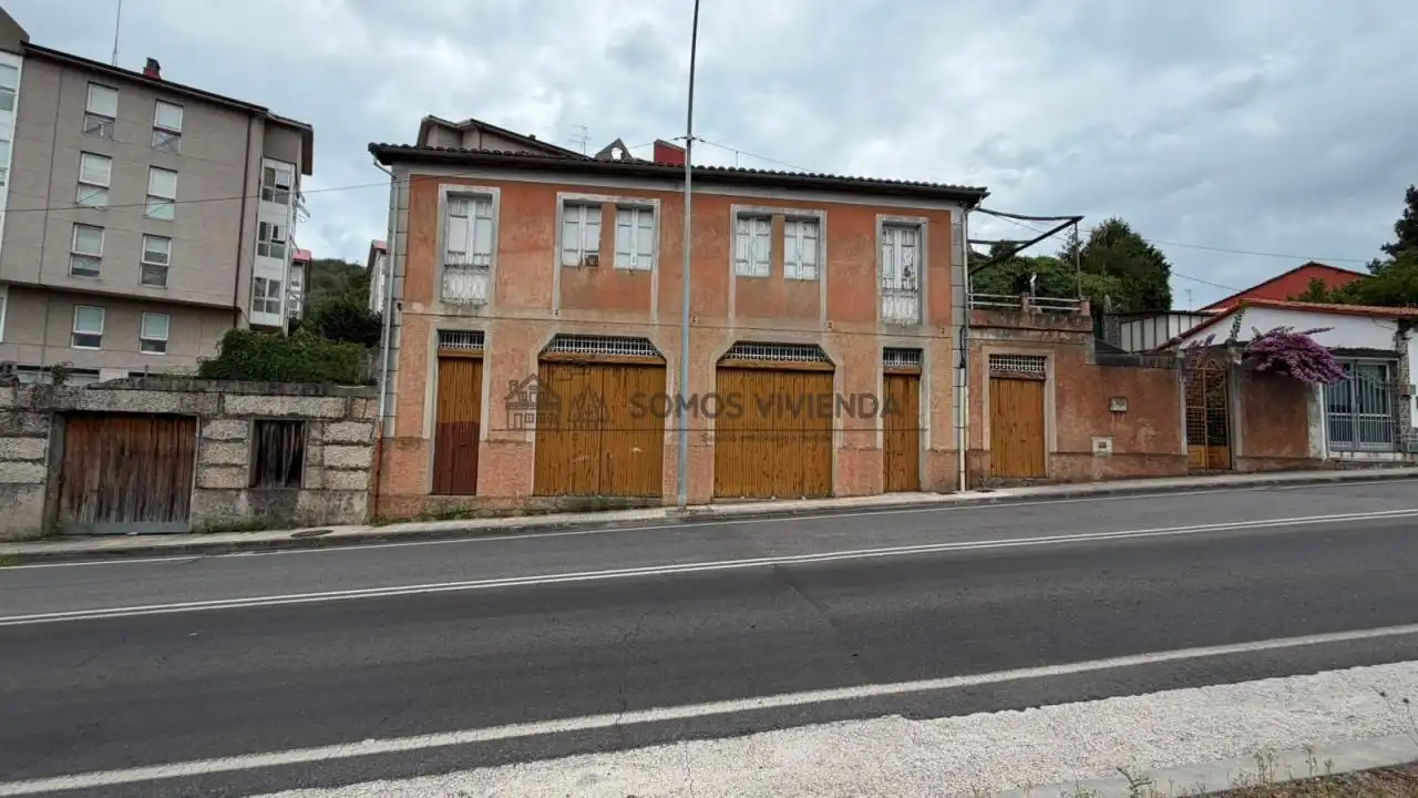 Vista exterior de Casa o xalet en venda en Ourense Capital  amb Jardí privat