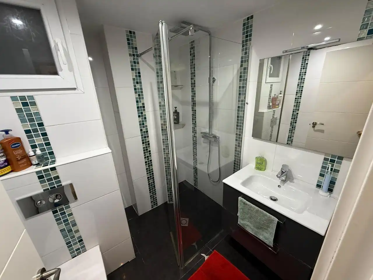 Baño de Piso en venta en Castro-Urdiales con Calefacción y Terraza