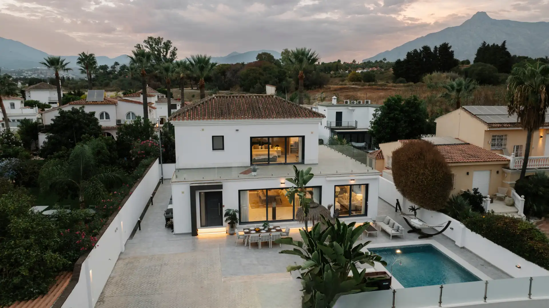 Chalet con piscina en venta en Calle los Granados 18