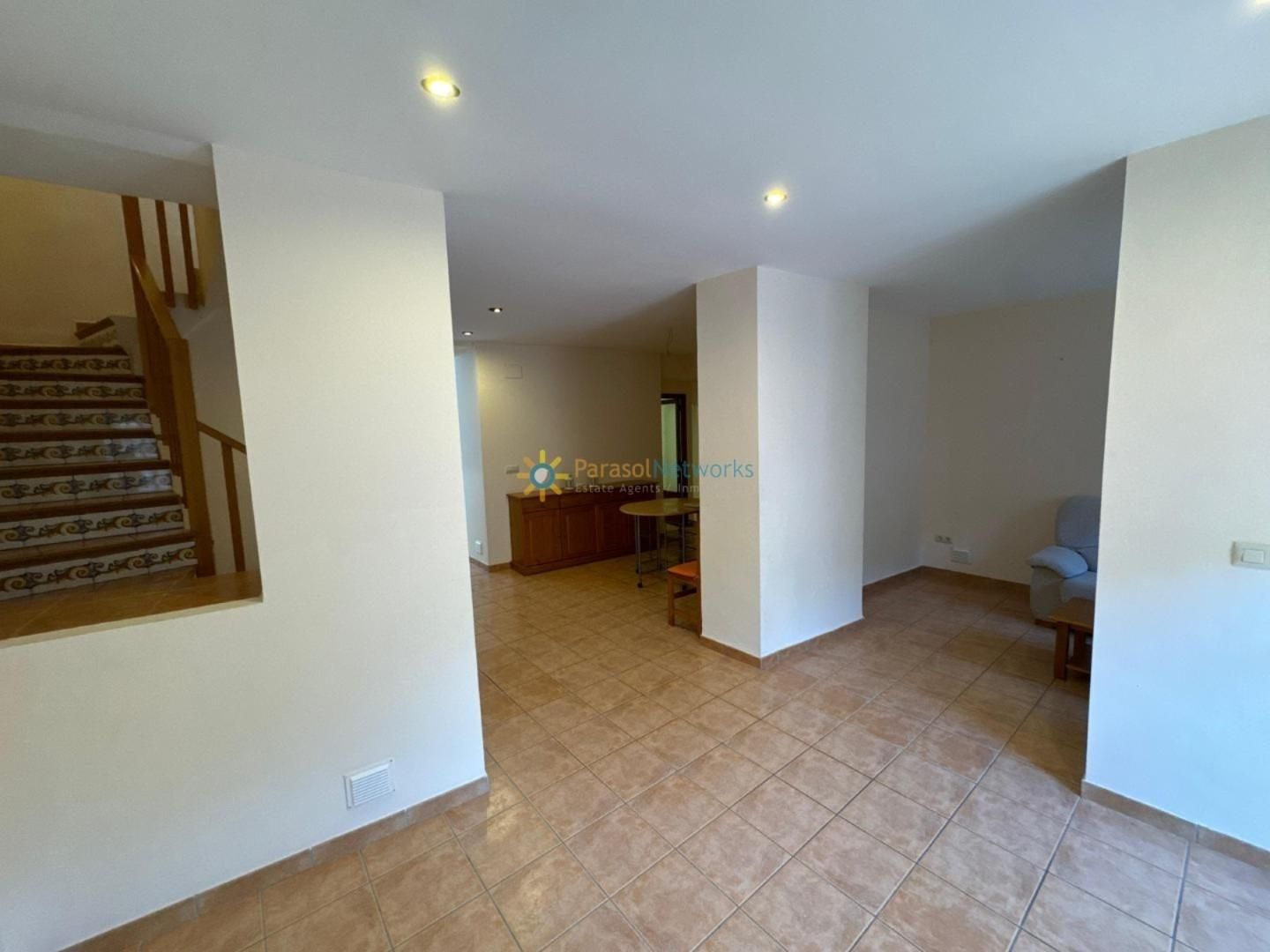 Country house for sale in Ador  with Air Conditioner, Terrace and Storage room