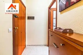 Flat for sale in Sevilla  with Air Conditioner, Storage room and Balcony