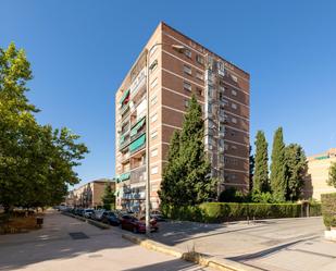 Exterior view of Flat for sale in  Granada Capital  with Balcony