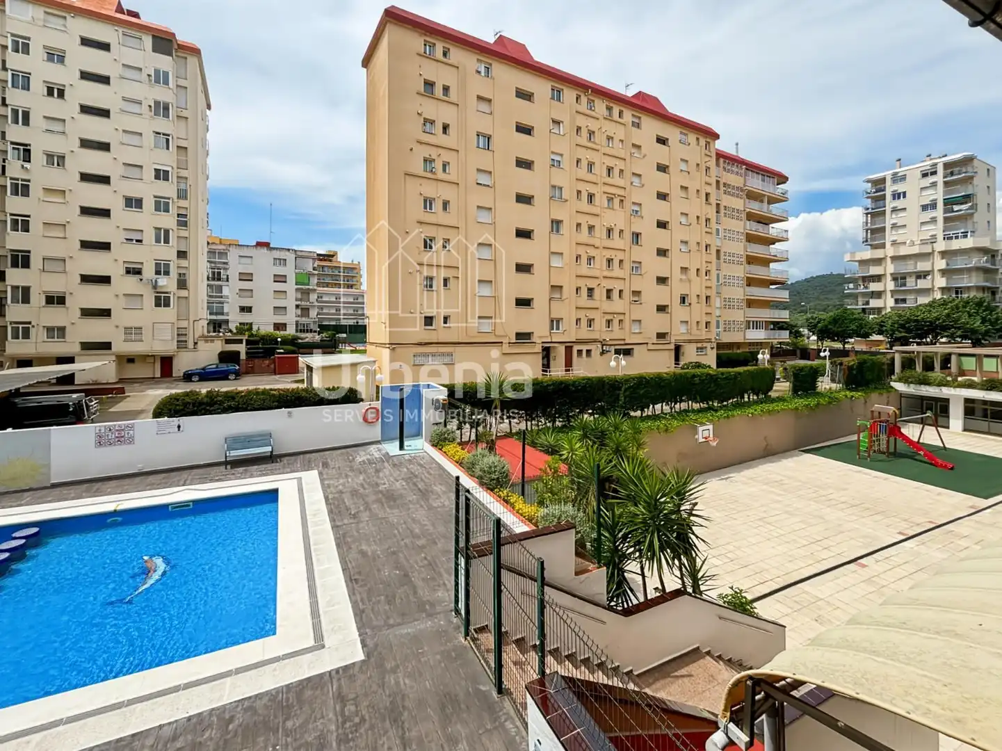 Vista exterior de Apartament en venda en Malgrat de Mar amb Calefacció, Terrassa i Piscina