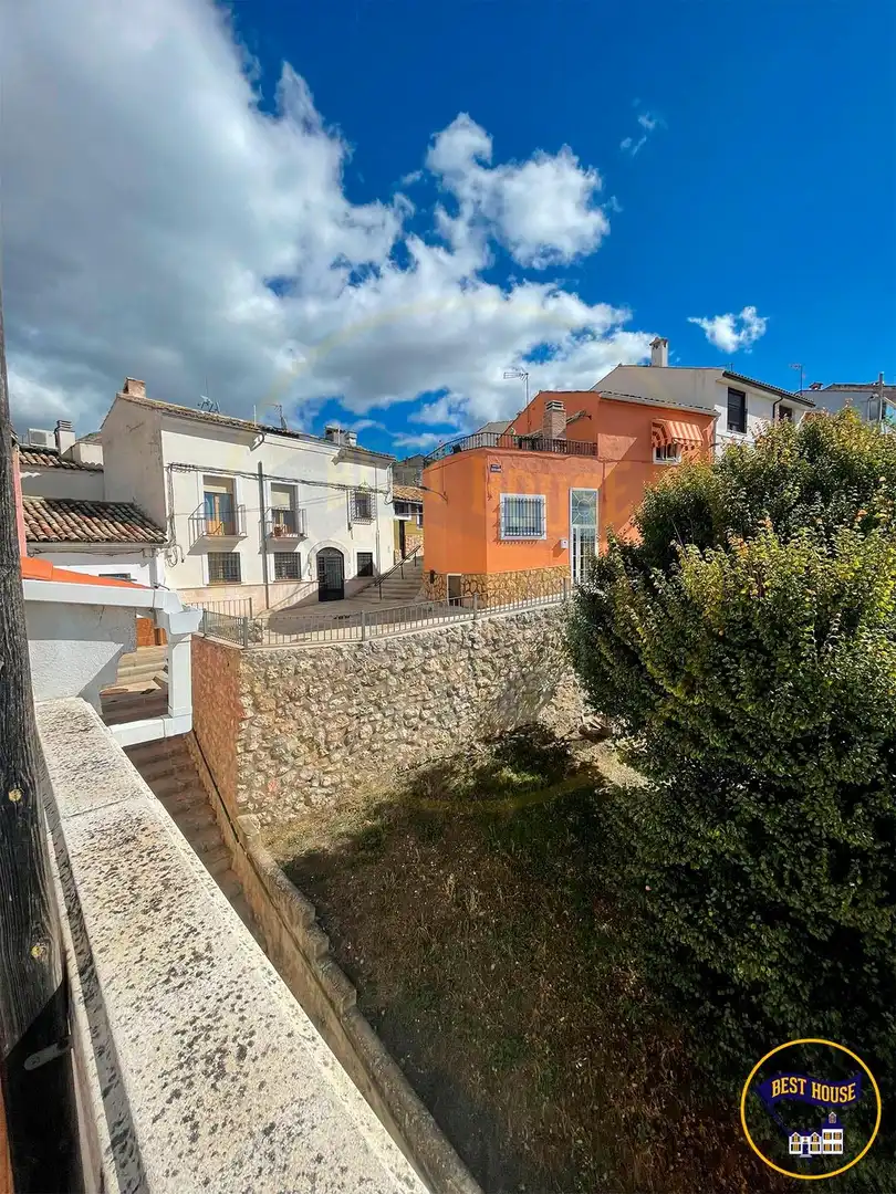Vista exterior de Casa o xalet de lloguer en Cuenca amb Calefacció i Terrassa