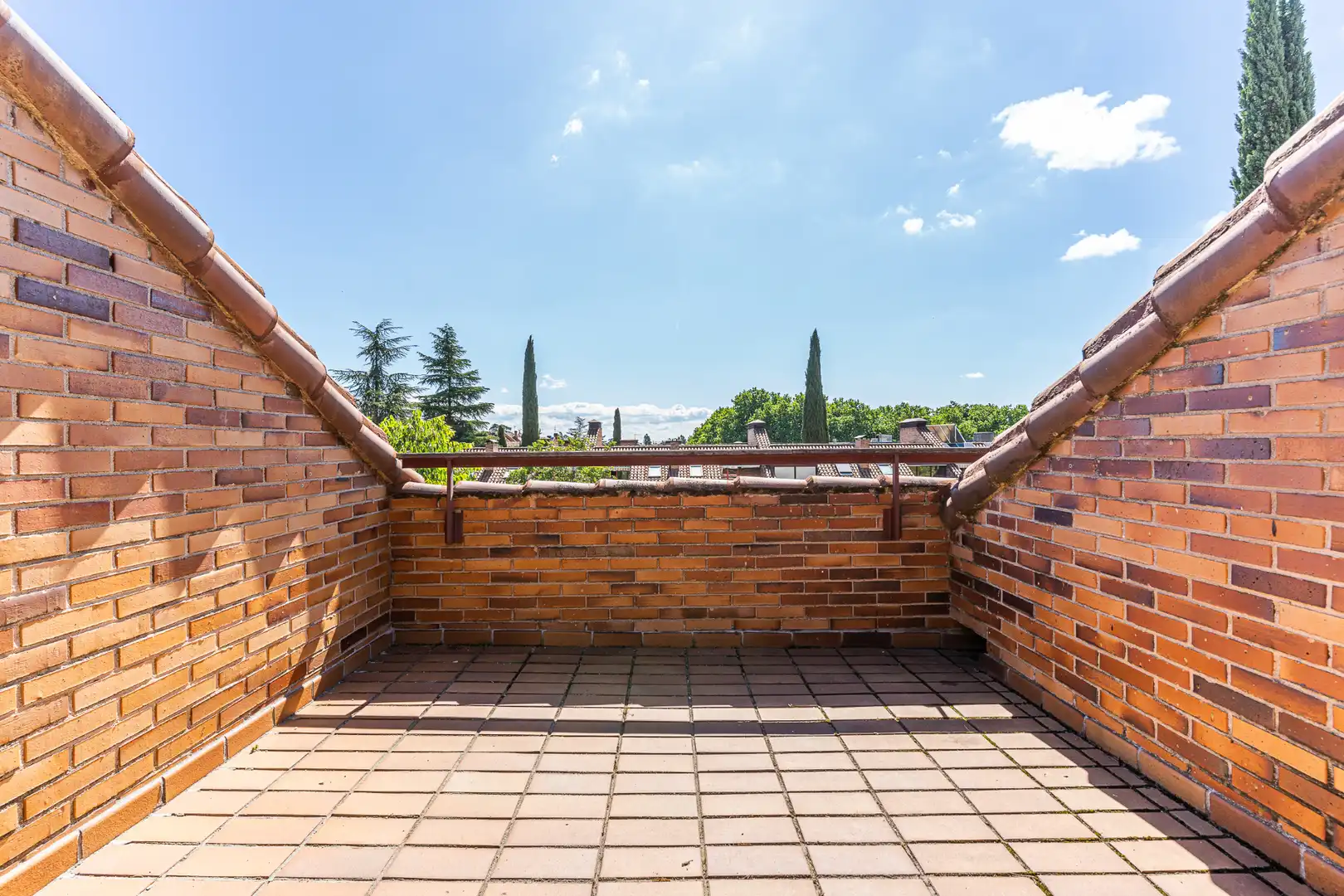 Terrassa de Casa adosada en venda en Majadahonda amb Aire condicionat, Calefacció i Jardí privat