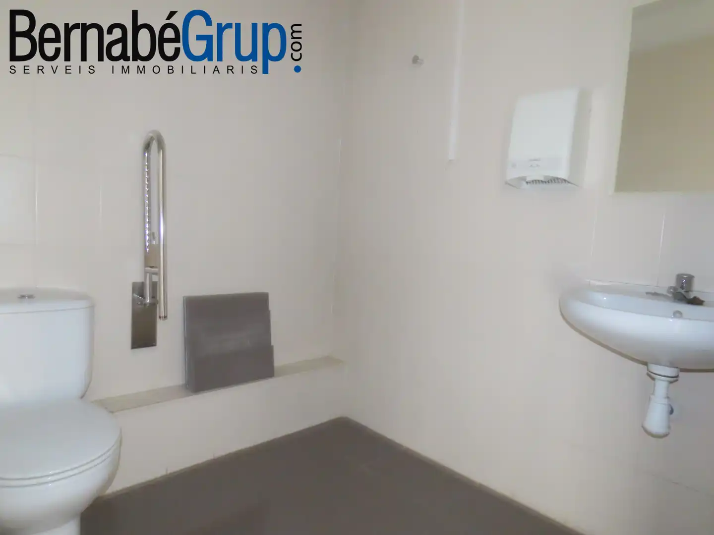 Bathroom of Commercial properties for sale in Granollers