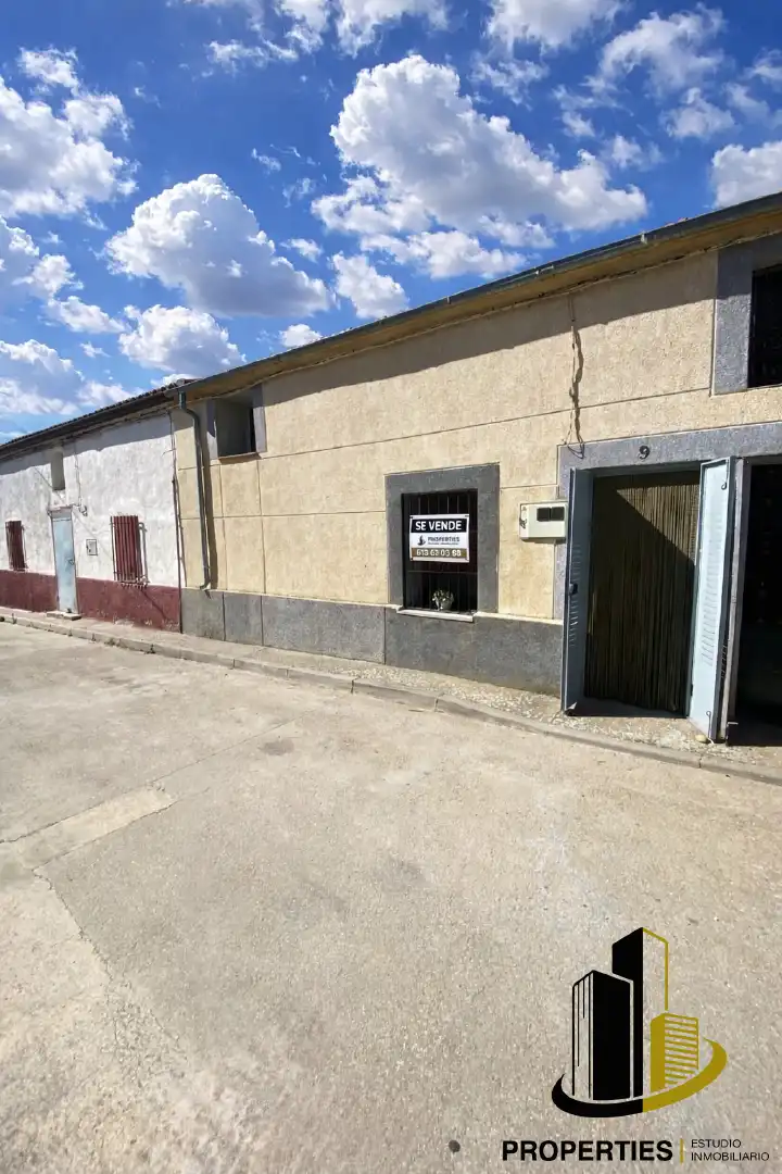 Vista exterior de Casa o xalet en venda en La Tala