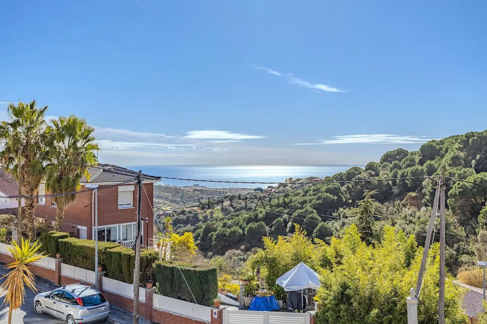 Vista exterior de Casa o xalet en venda en Alella amb Aire condicionat, Calefacció i Jardí privat
