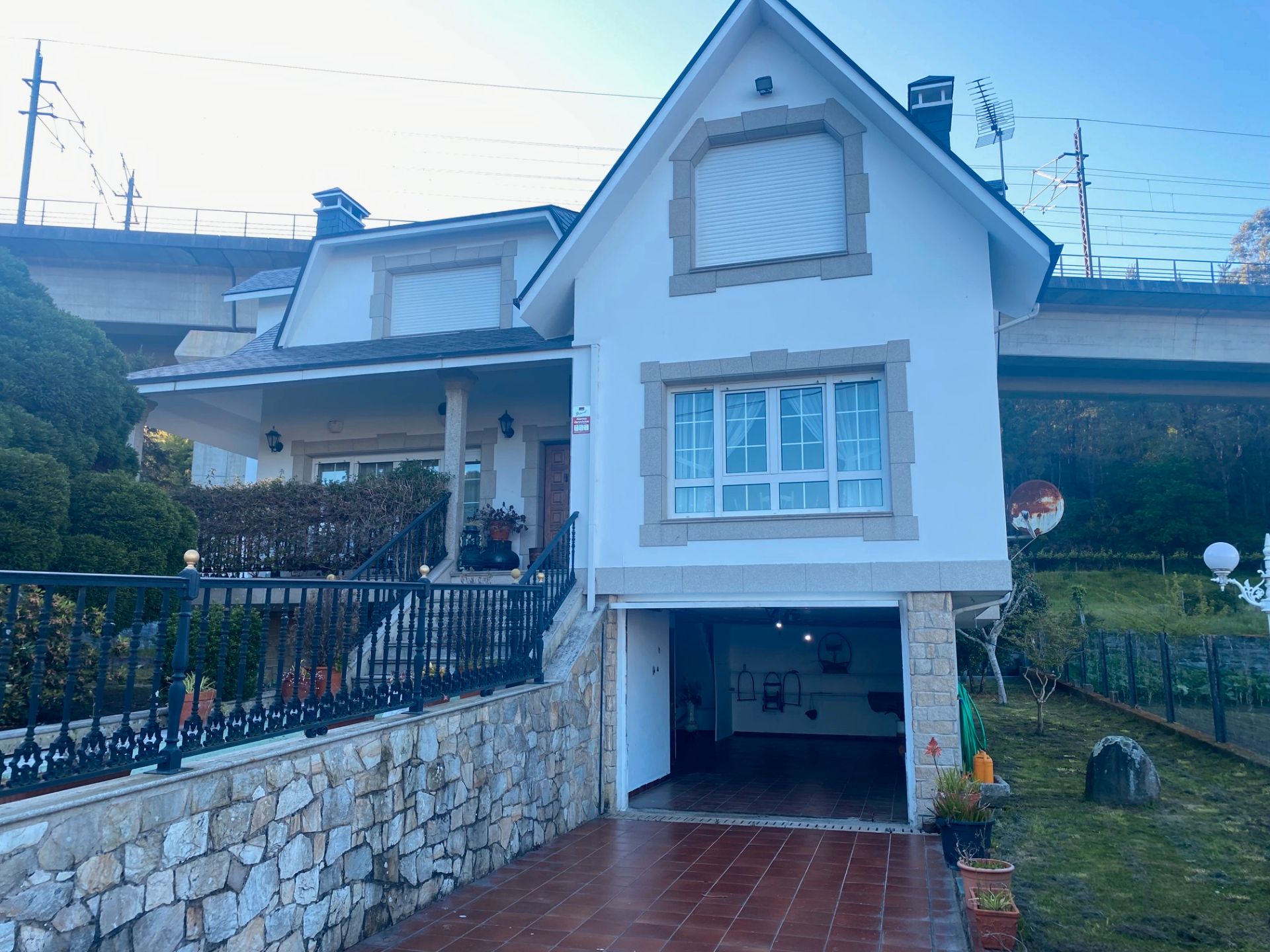 Vista exterior de Casa o xalet en venda en Dodro amb Calefacció, Jardí privat i Parquet