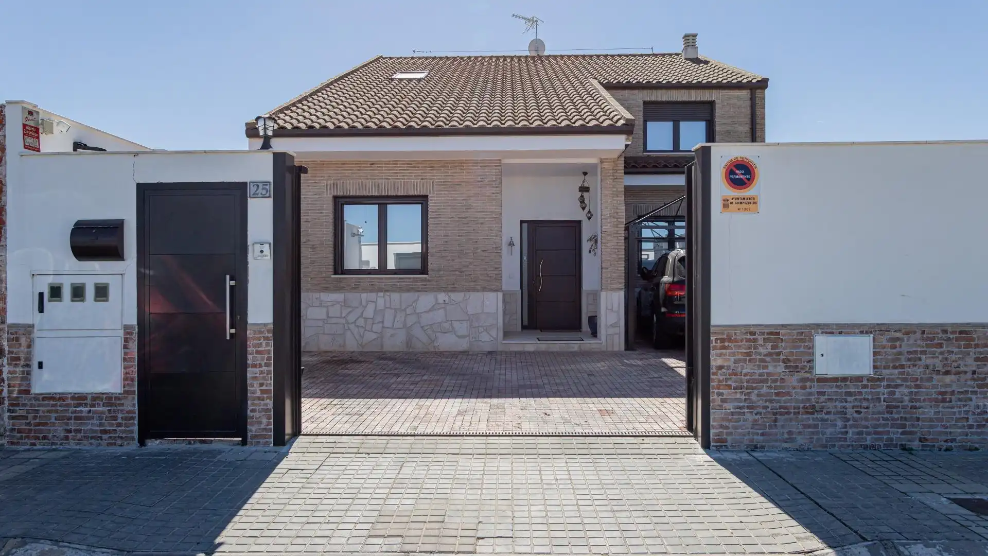 Vista exterior de Casa o xalet en venda en Ciempozuelos amb Aire condicionat, Terrassa i Traster