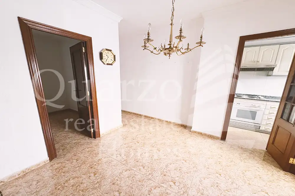 Habitación de Piso en venta en Valencia con Calefacción y Balcón