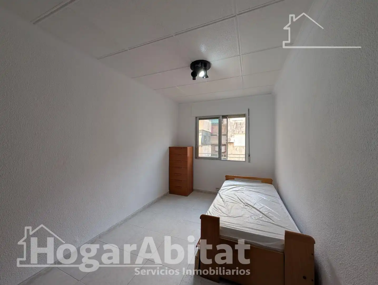 Dormitori de Pis en venda en Alicante / Alacant amb Aire condicionat, Calefacció i Terrassa
