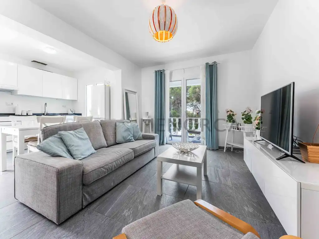 Sala d'estar de Casa o xalet en venda en Ciutadella de Menorca amb Aire condicionat, Jardí privat i Terrassa