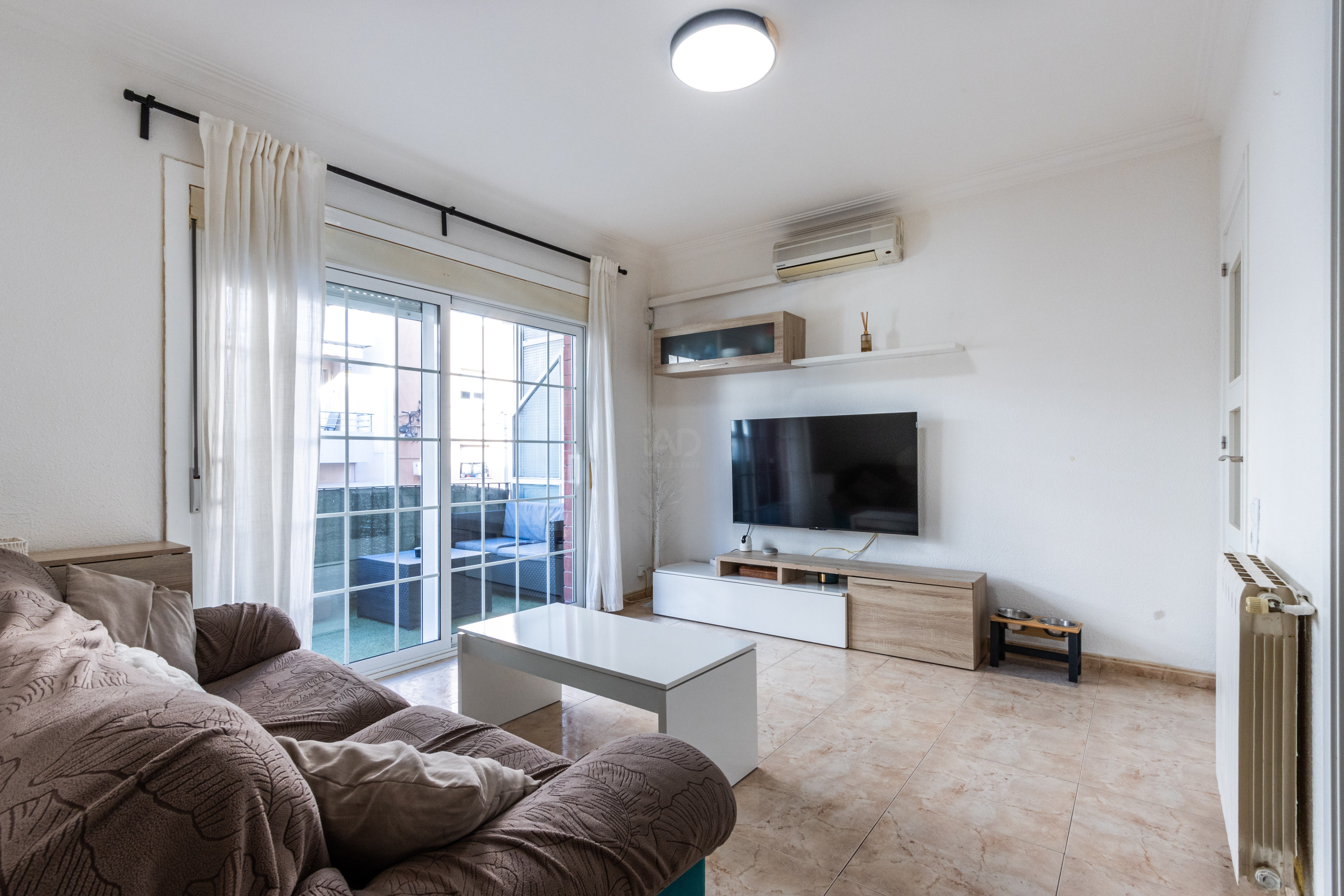 Living room of Flat for sale in Parets del Vallès  with Air Conditioner and Heating