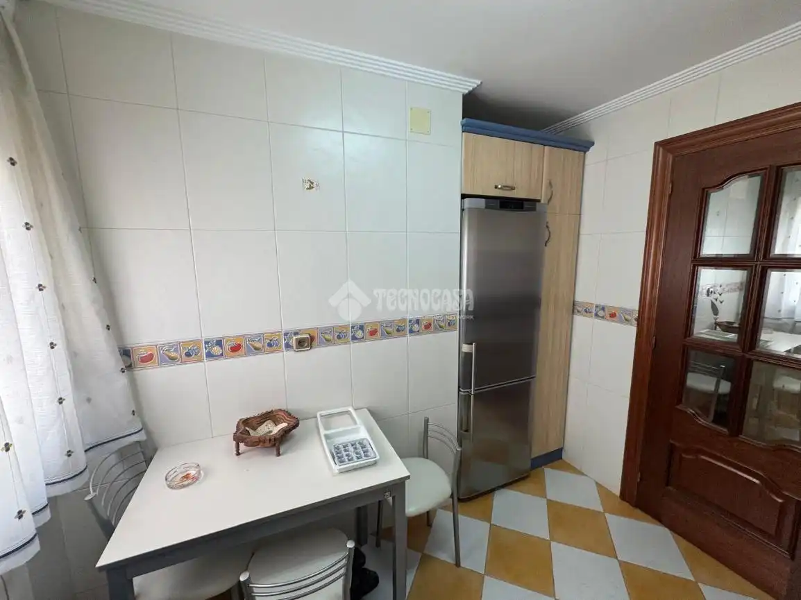 Cuina de Pis en venda en Palencia amb Calefacció i Parquet