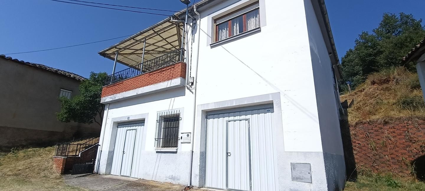 Exterior view of House or chalet for sale in Las Omañas   with Heating, Private garden and Terrace
