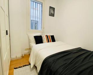 Dormitori de Apartament per a compartir en  Madrid Capital amb Calefacció, Moblat i Forn