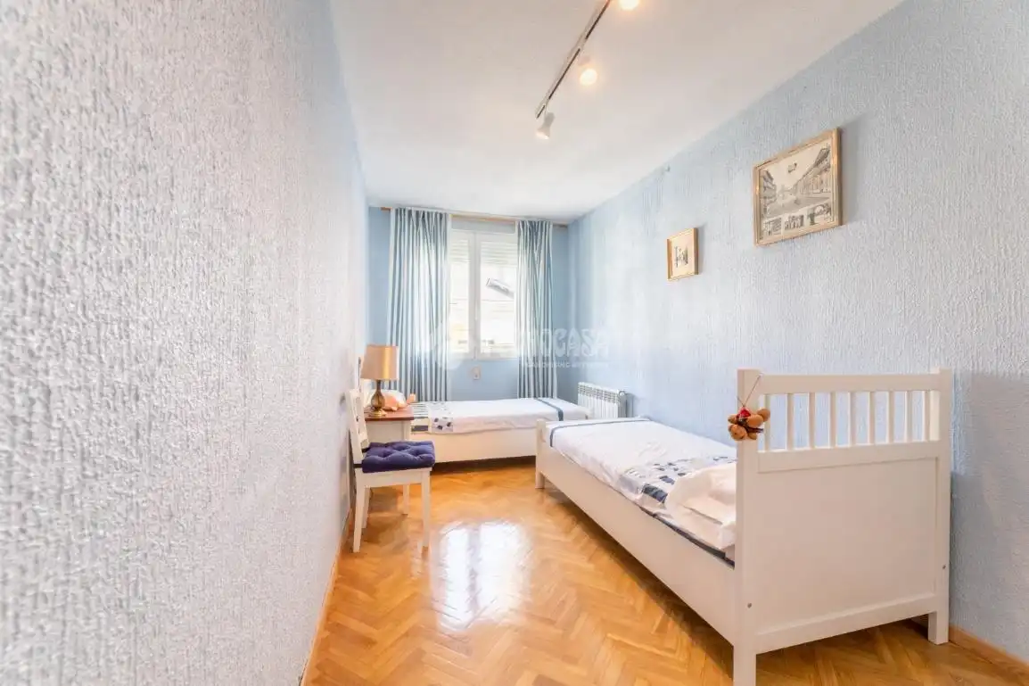 Habitación de Casa adosada en venta en Hoyo de Manzanares con Aire acondicionado, Calefacción y Jardín privado