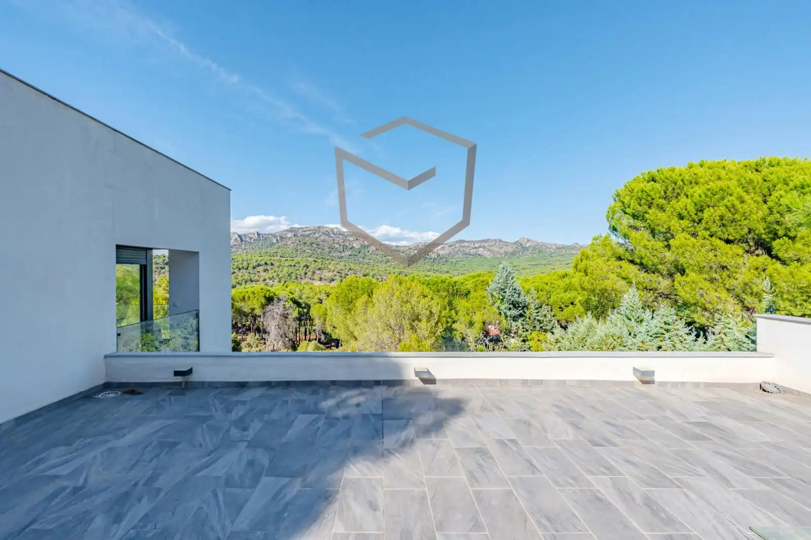 Vista exterior de Casa o xalet en venda en San Martín de Valdeiglesias amb Calefacció, Terrassa i Traster