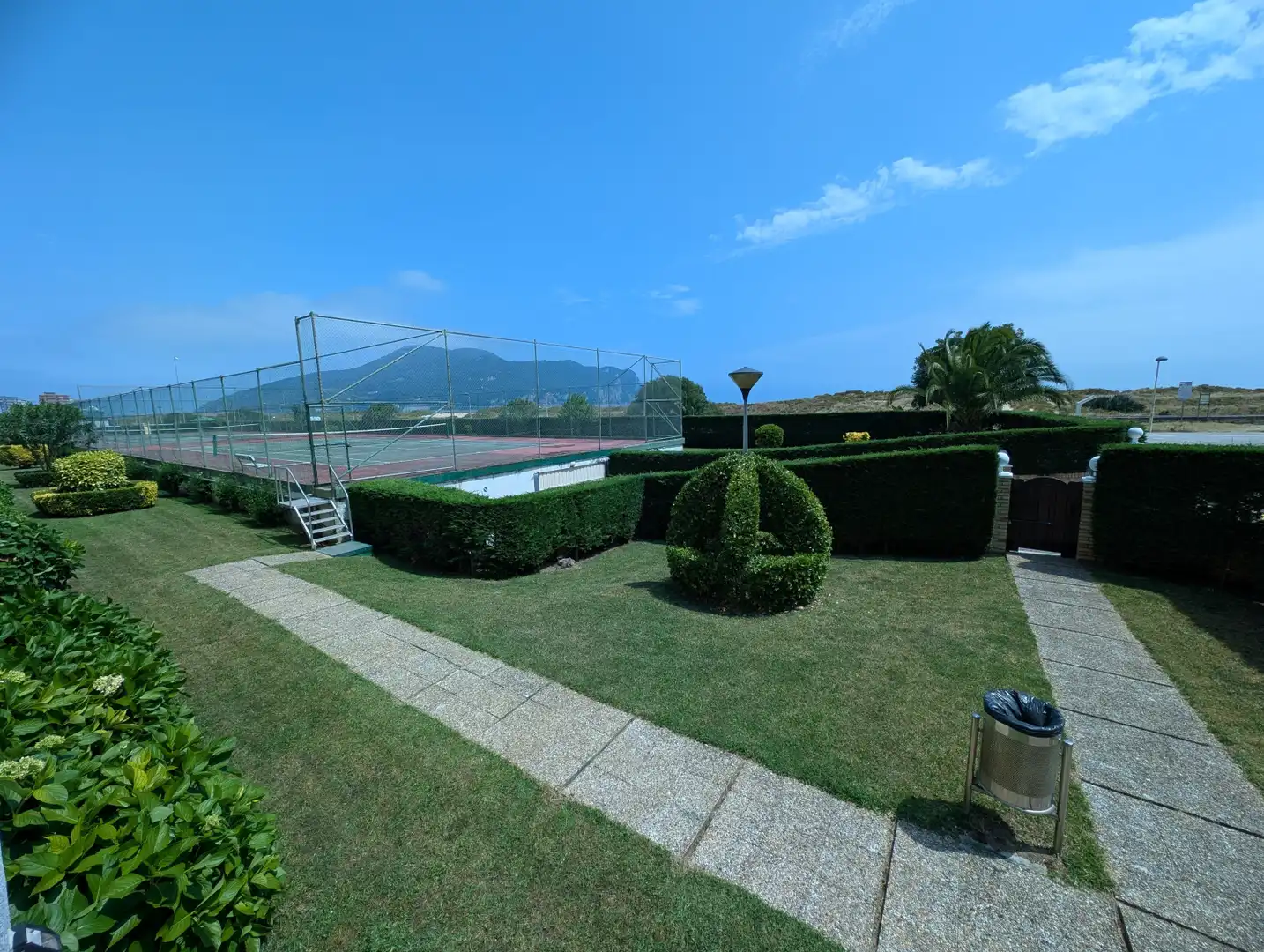 Flat for sale in Laredo - CALLE ENRIQUE MOWINCKEL- RCIA AMANECER, 84, Zona Playa