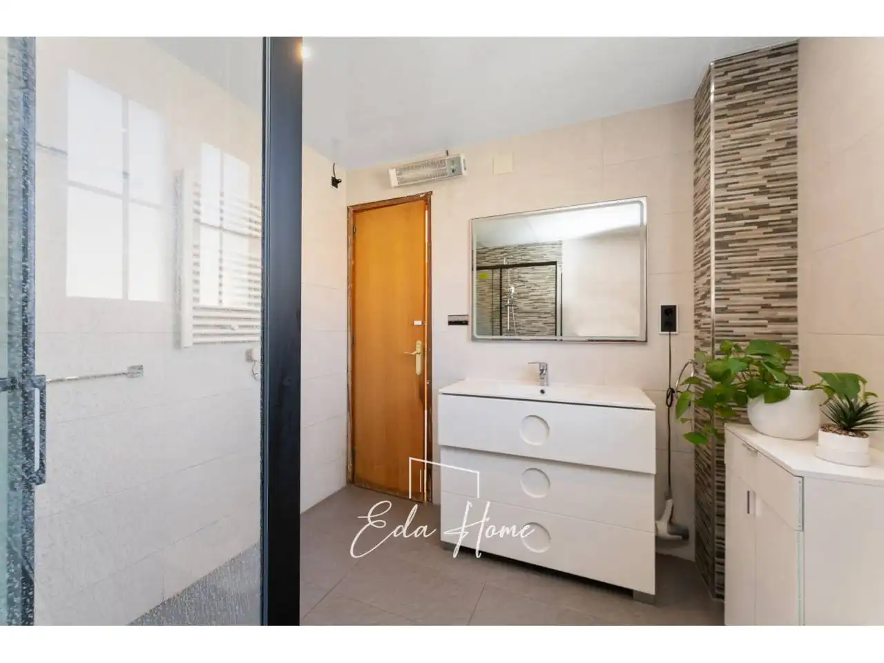 Baño de Casa o chalet en venta en Canyelles con Aire acondicionado, Calefacción y Jardín privado