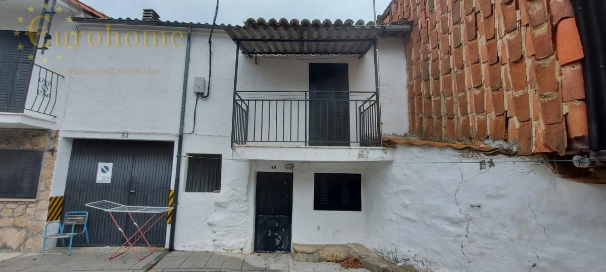 Vista exterior de Casa o xalet en venda en Bohoyo amb Balcó