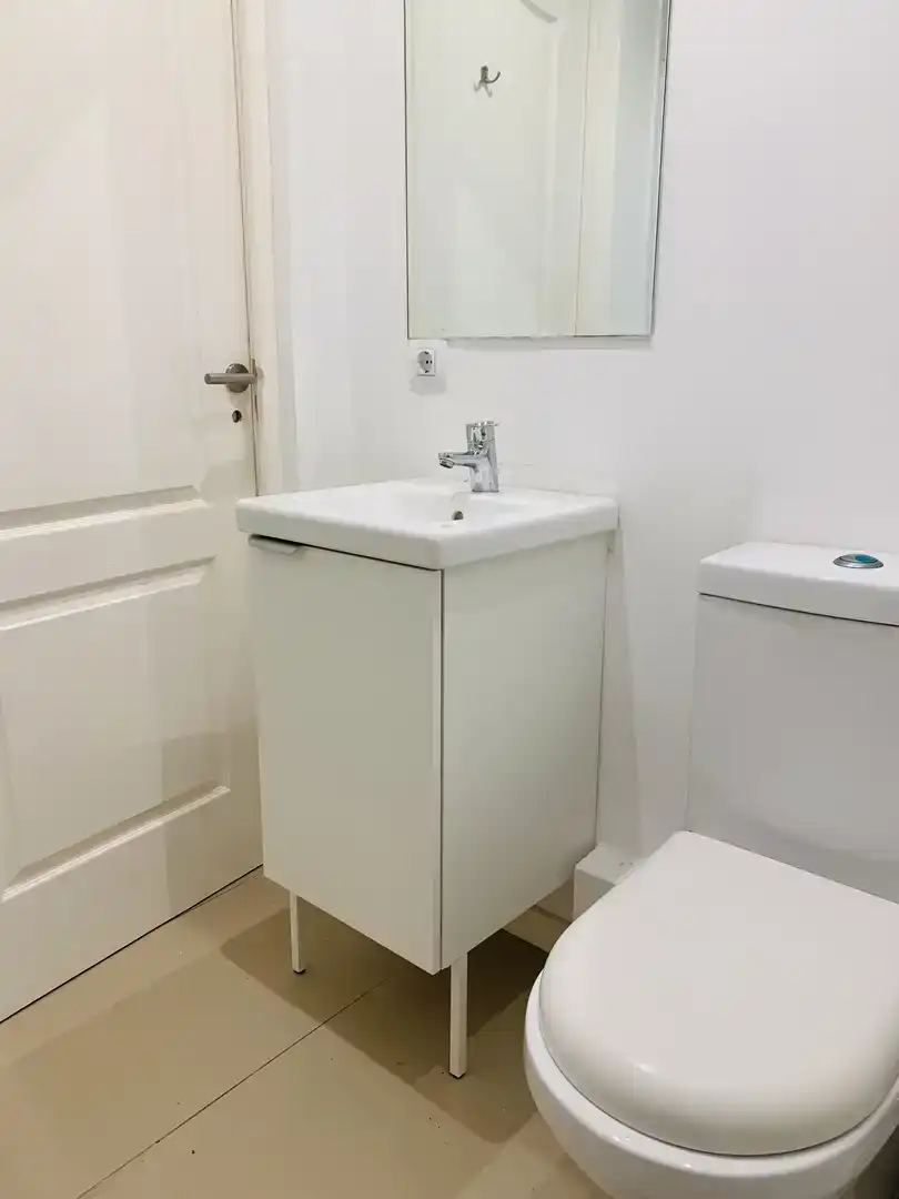Bathroom of Flat for rent in  Palma de Mallorca  with Air Conditioner and Balcony