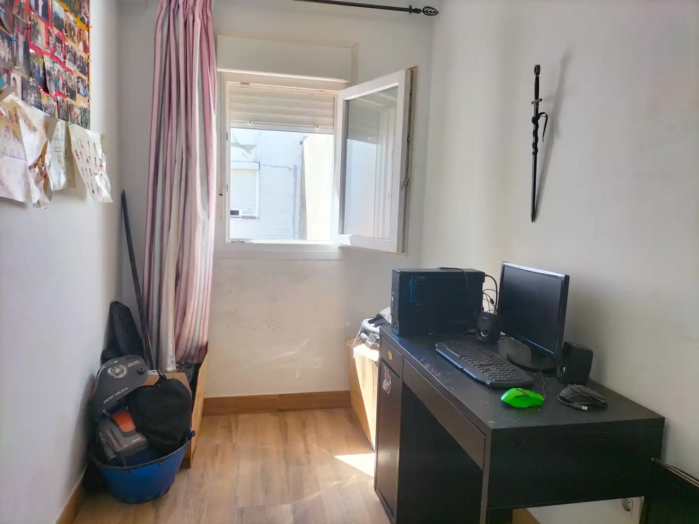 Habitación de Casa adosada en venta en Sanlúcar la Mayor con Aire acondicionado