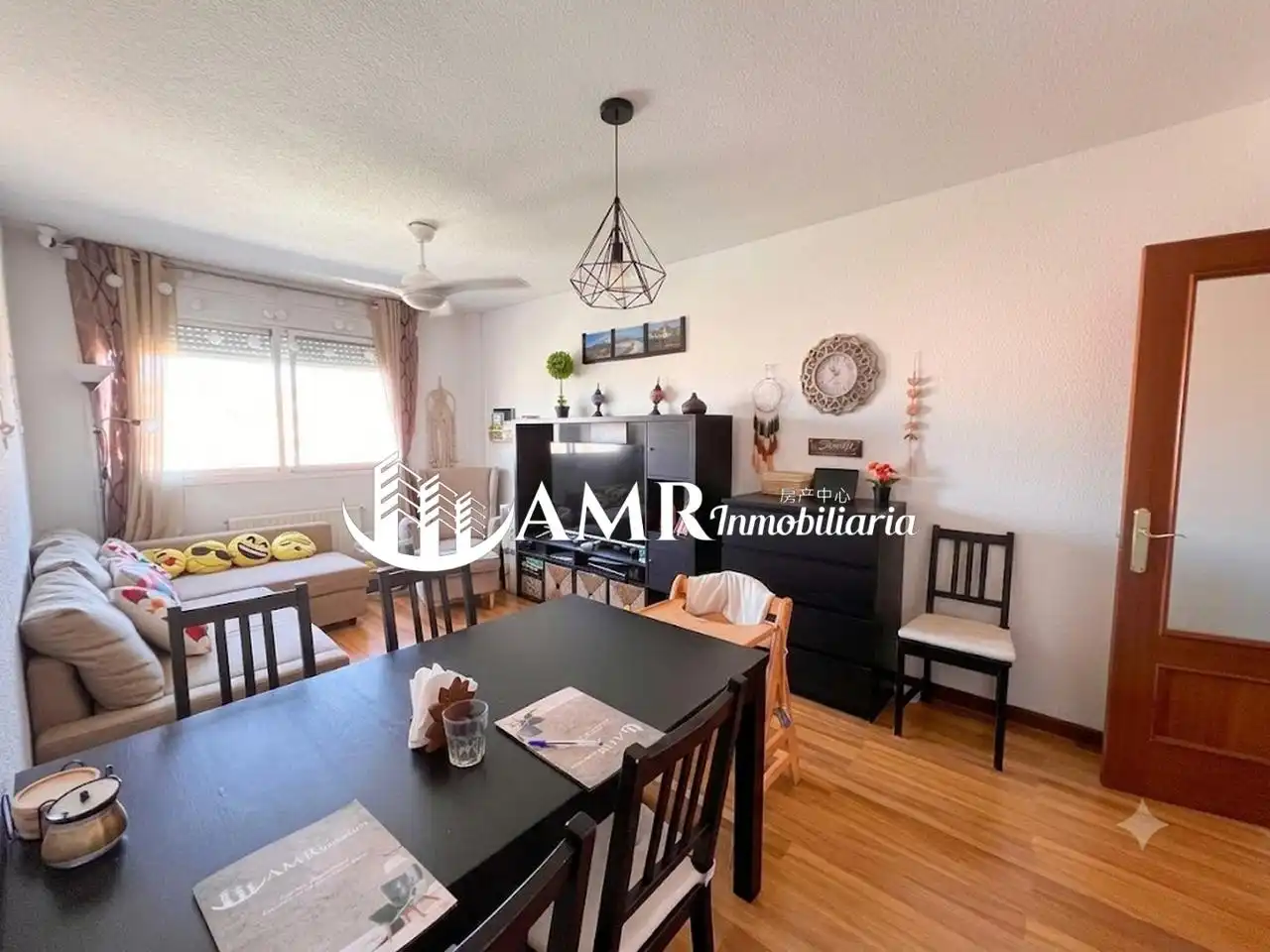 Vista exterior de Piso en venta en Parla con Aire acondicionado, Calefacción y Trastero