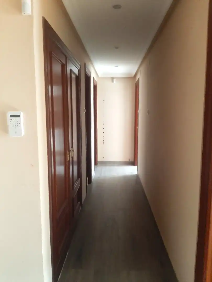 Piso en venta en Lena con Parquet, Trastero y Lavadora