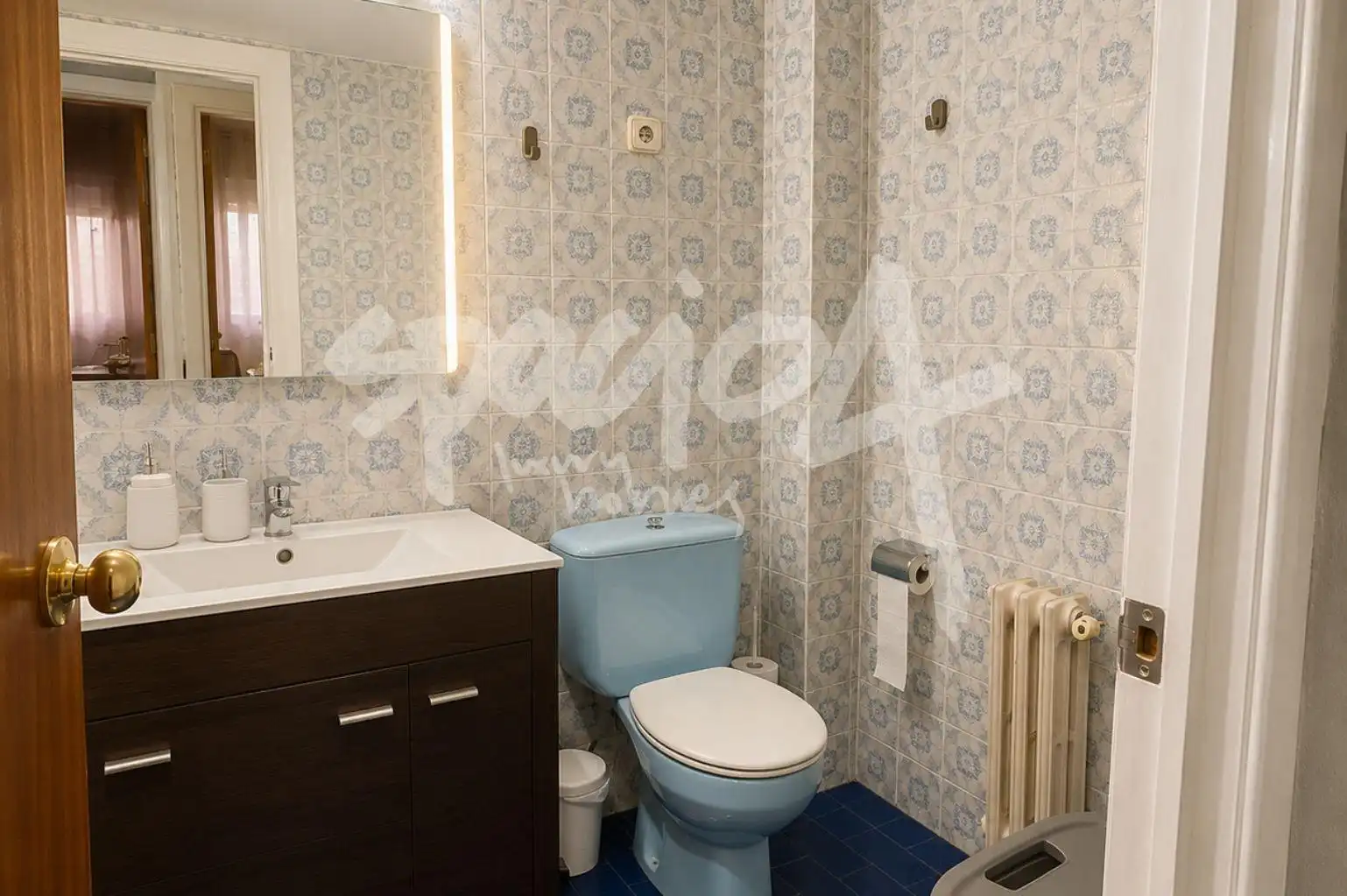 Bathroom of Flat for sale in Majadahonda  with Heating and Storage room