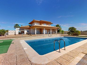 Villa con piscina in vendita a Calle rio duero