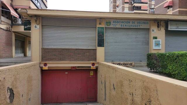 Local comercial en Venta en C/ Sacerdote Isidro Albert  en Benisaudet